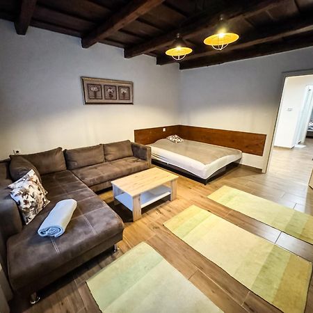 Dreko Panzio & Borbisztro Bed & Breakfast Győrújbarát Eksteriør bilde
