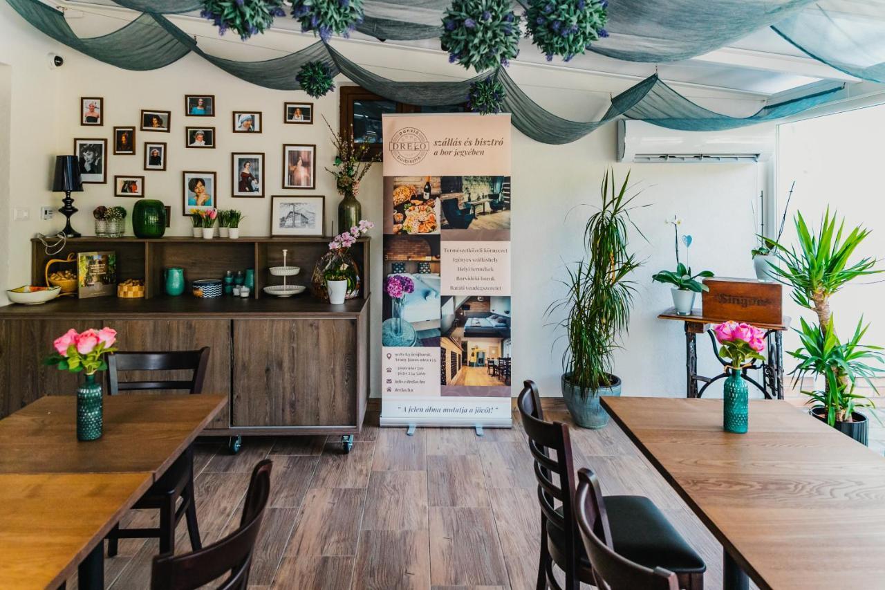 Dreko Panzio & Borbisztro Bed & Breakfast Győrújbarát Eksteriør bilde