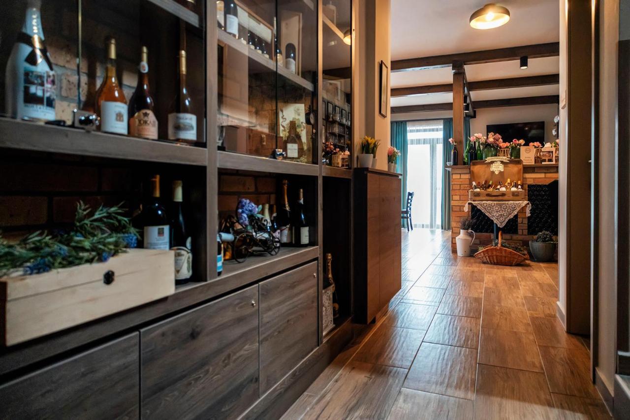 Dreko Panzio & Borbisztro Bed & Breakfast Győrújbarát Eksteriør bilde