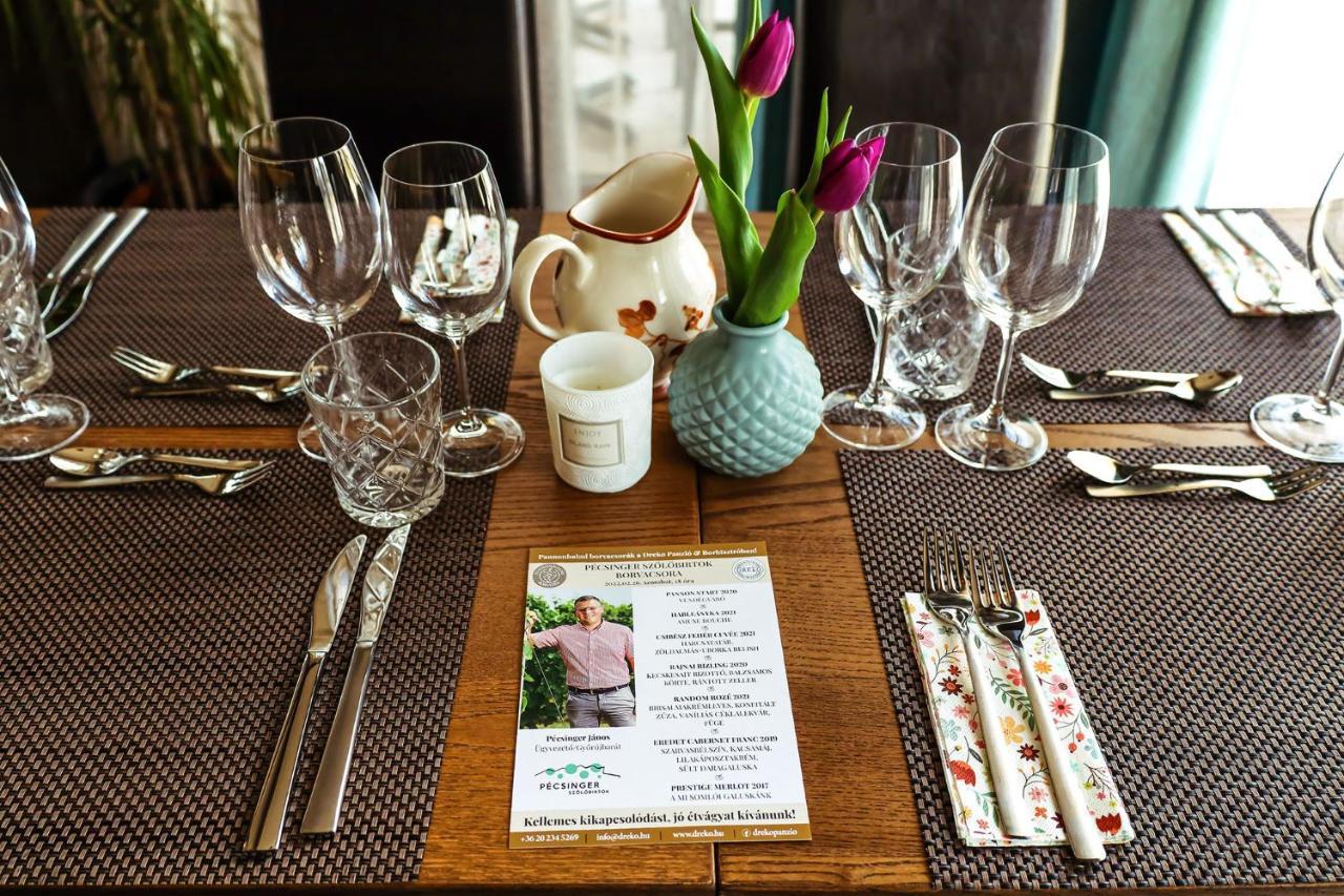Dreko Panzio & Borbisztro Bed & Breakfast Győrújbarát Eksteriør bilde