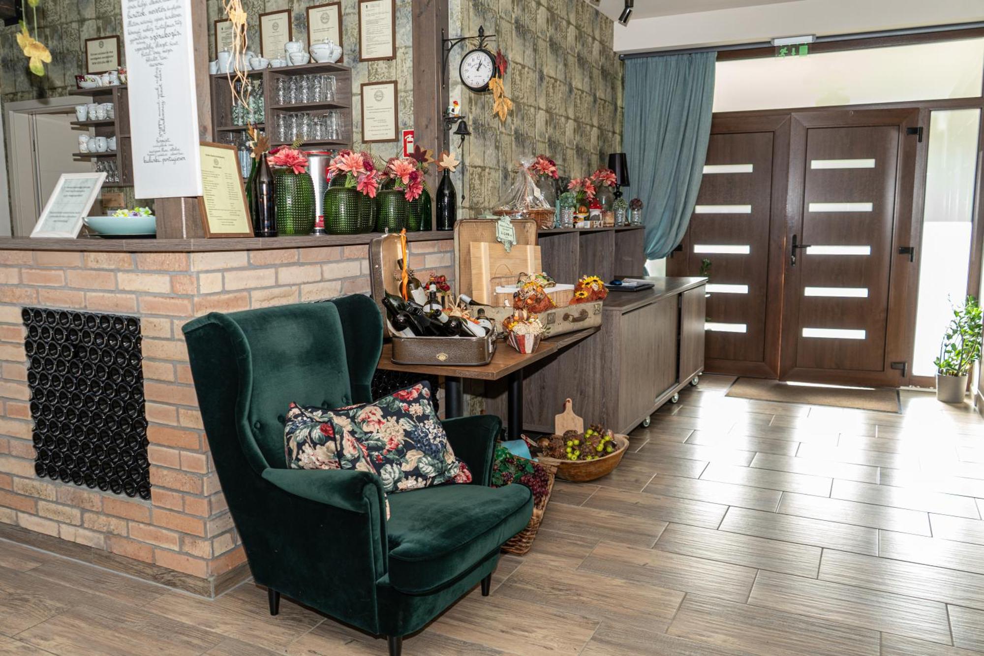 Dreko Panzio & Borbisztro Bed & Breakfast Győrújbarát Eksteriør bilde