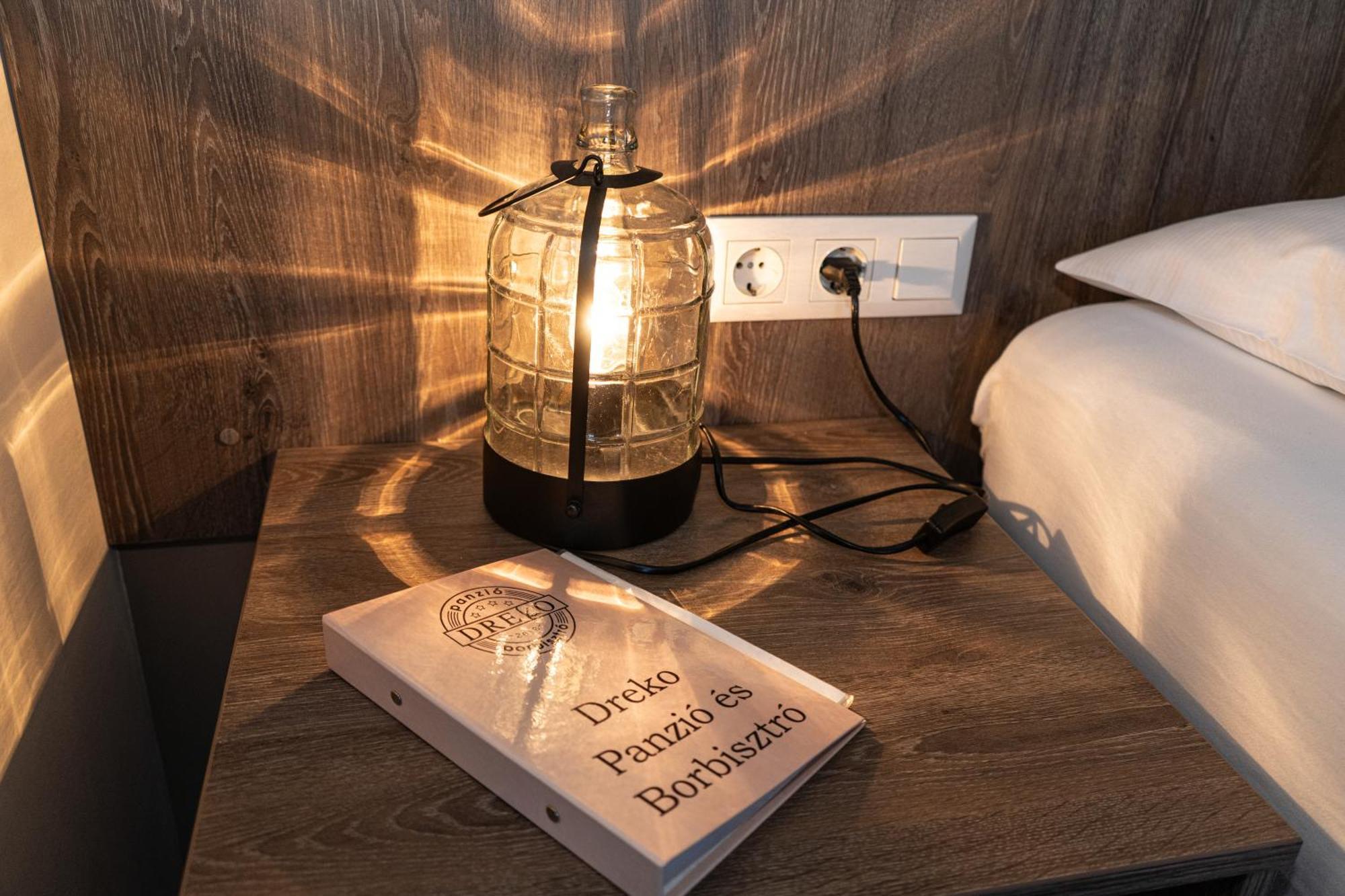 Dreko Panzio & Borbisztro Bed & Breakfast Győrújbarát Eksteriør bilde