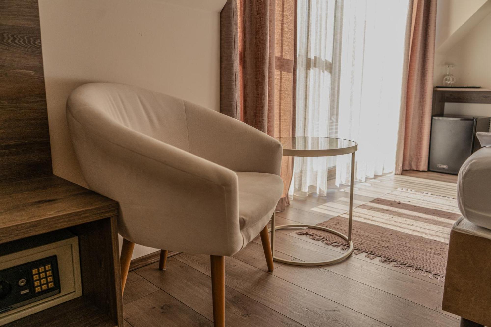 Dreko Panzio & Borbisztro Bed & Breakfast Győrújbarát Eksteriør bilde