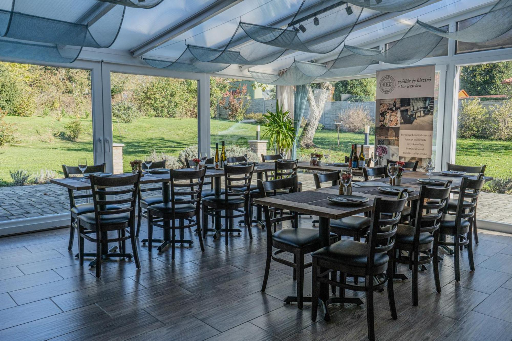 Dreko Panzio & Borbisztro Bed & Breakfast Győrújbarát Eksteriør bilde