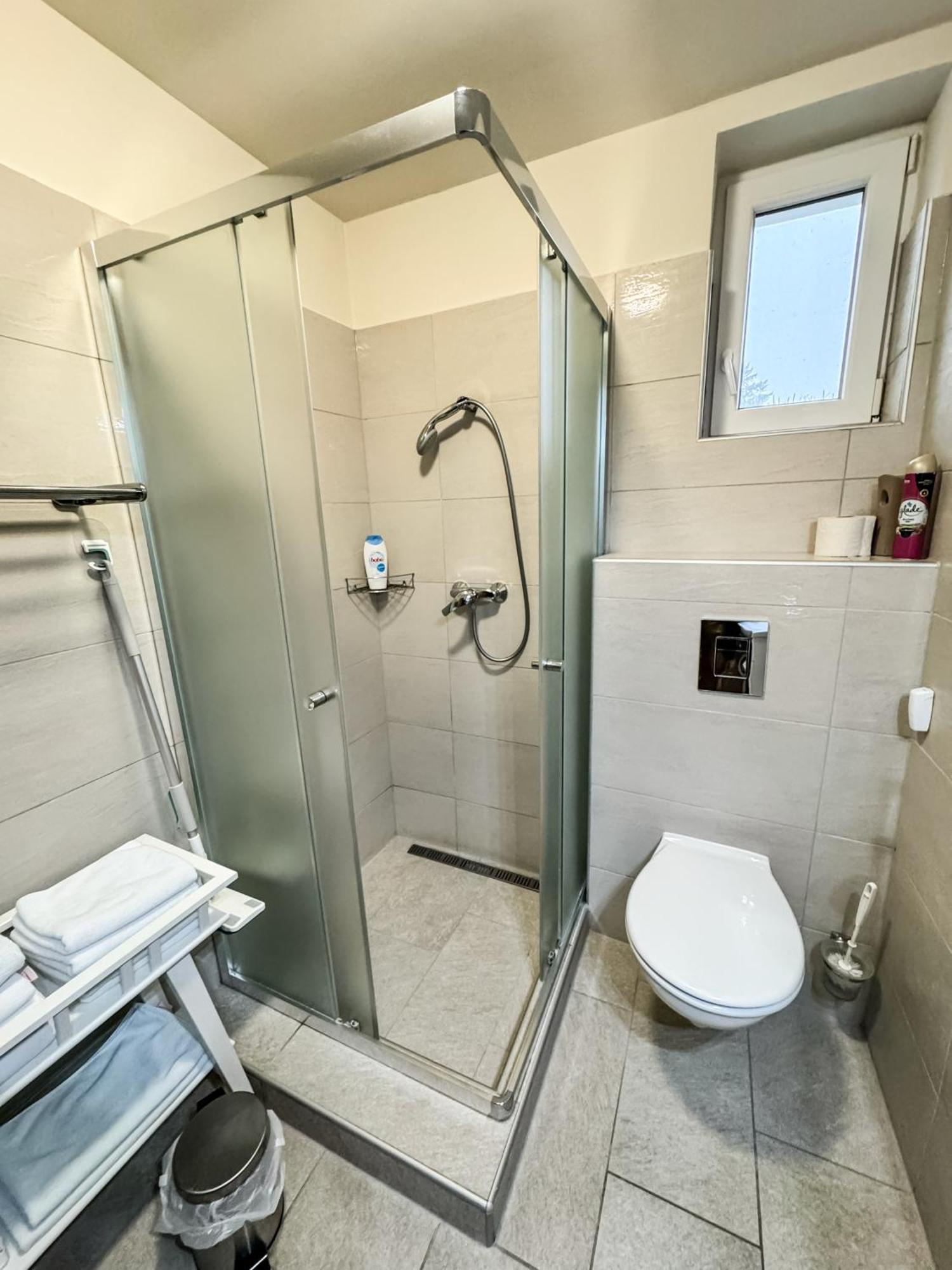 Dreko Panzio & Borbisztro Bed & Breakfast Győrújbarát Eksteriør bilde